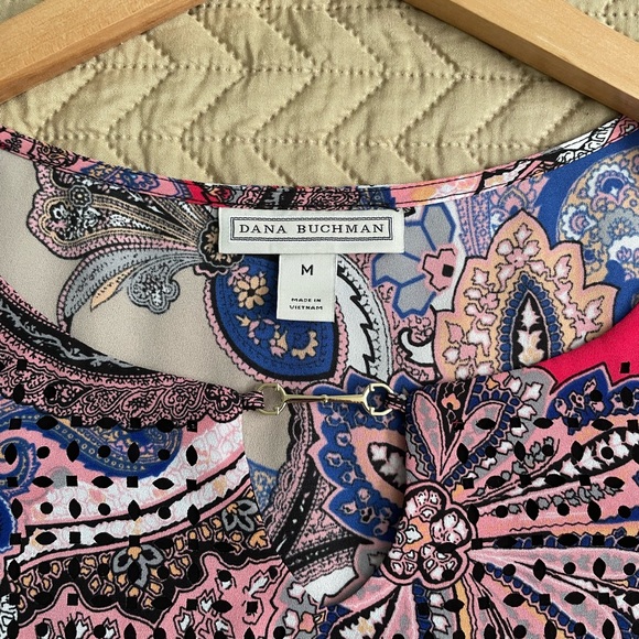 Dana Buchman multicolor paisley blouse with laser cutout overlay on the front. - Picture 5 of 12